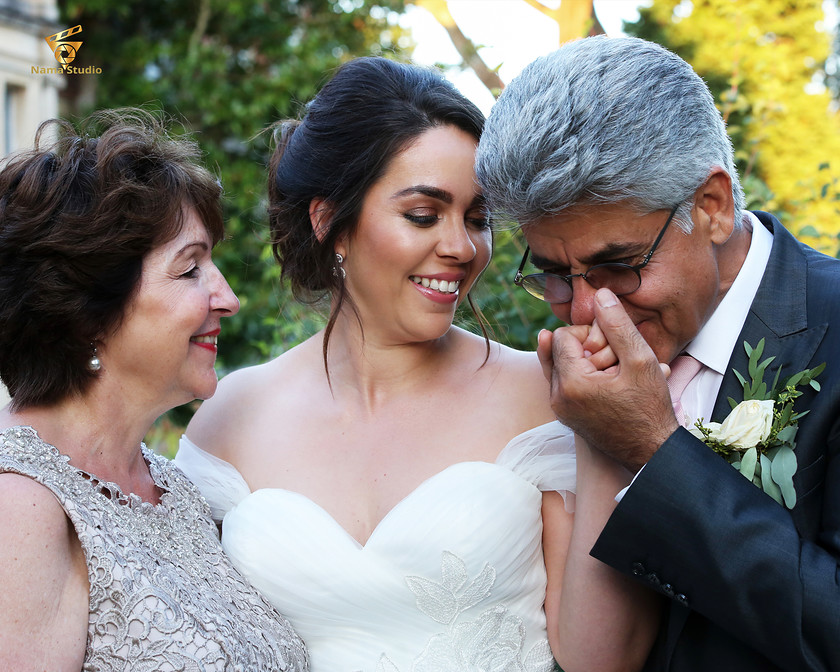 Arossi-Irani-London 
 bride and her parents, emotional moment before peers wedding celebration in London 
 Keywords: Stylish Iranian photographer, Iranian wedding London